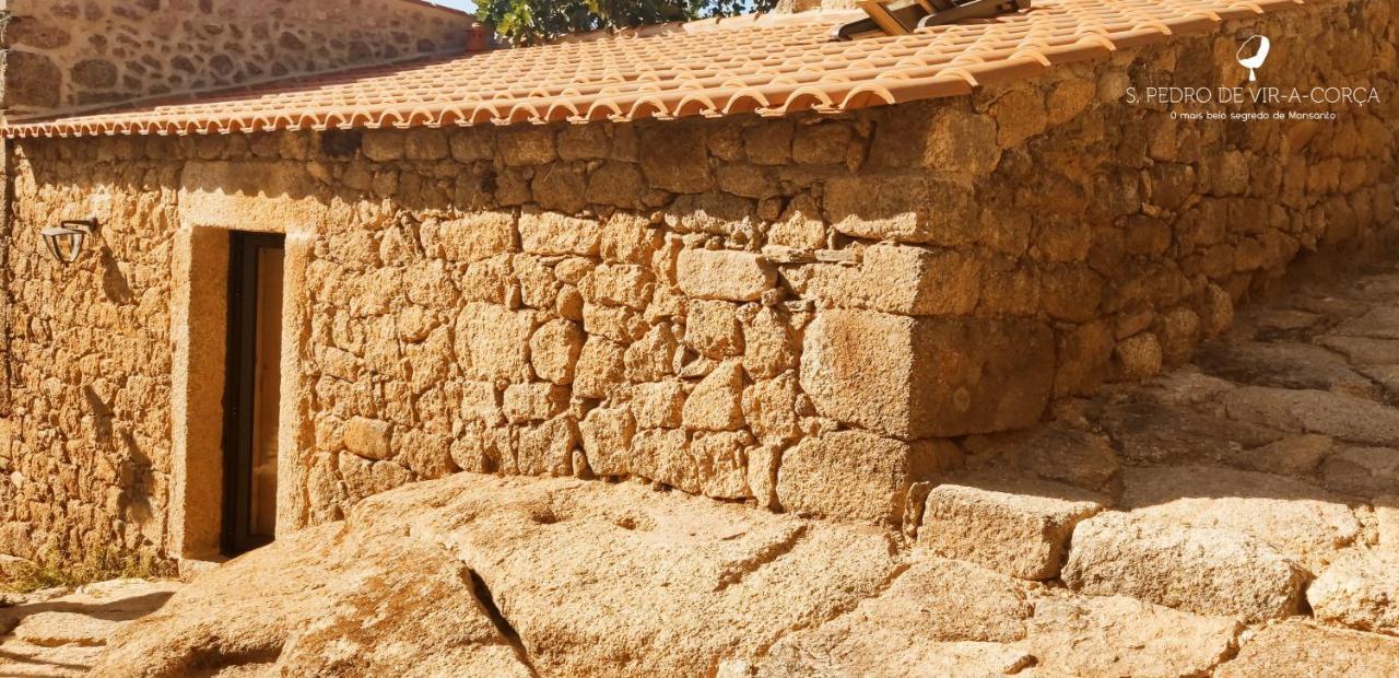 Casa Do Meio Em Quinta De Sao Pedro De Vir-A-Corca Monsanto Kültér fotó