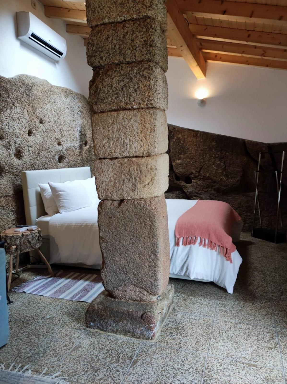 Casa Do Meio Em Quinta De Sao Pedro De Vir-A-Corca Monsanto Kültér fotó
