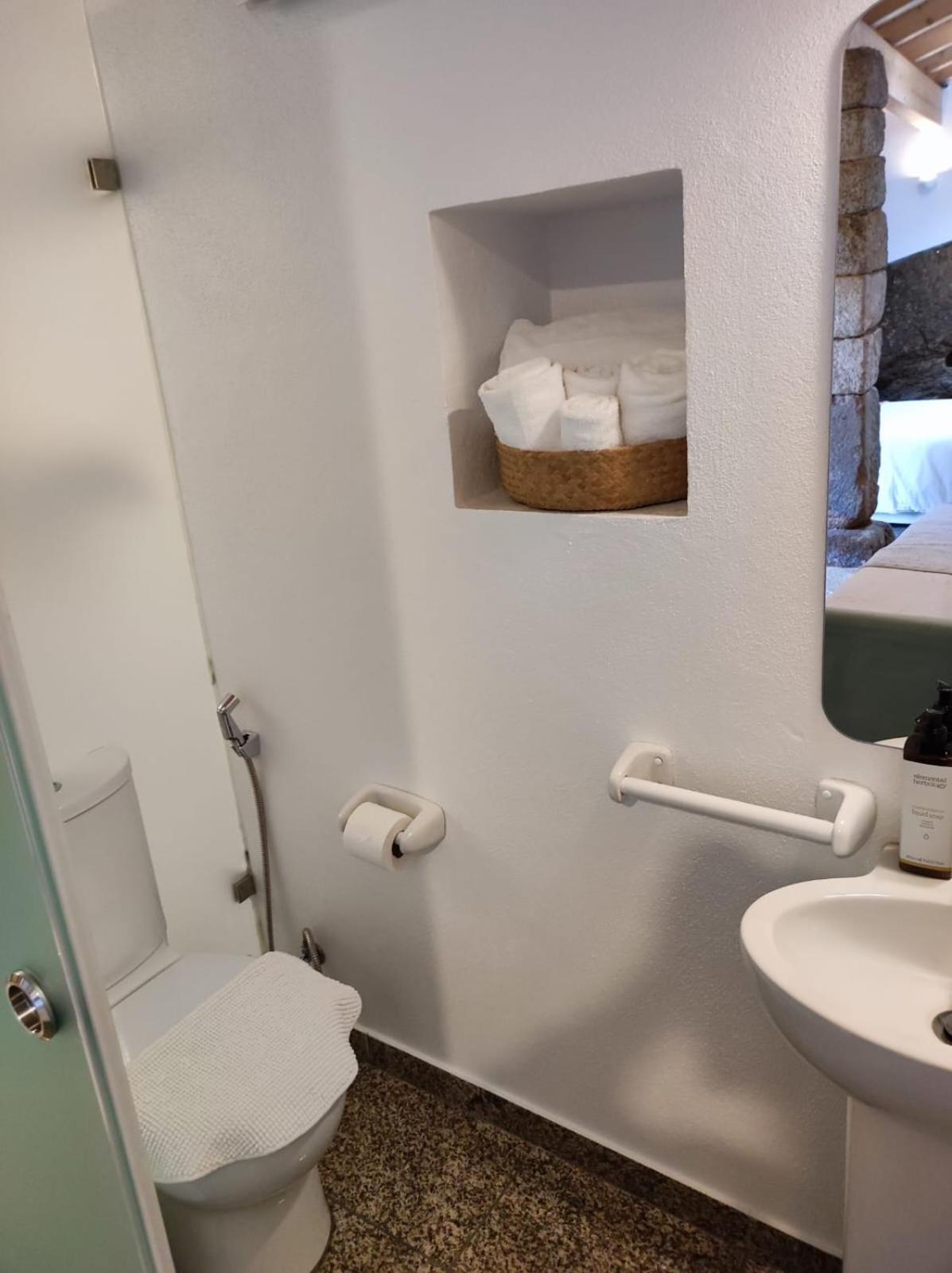 Casa Do Meio Em Quinta De Sao Pedro De Vir-A-Corca Monsanto Kültér fotó